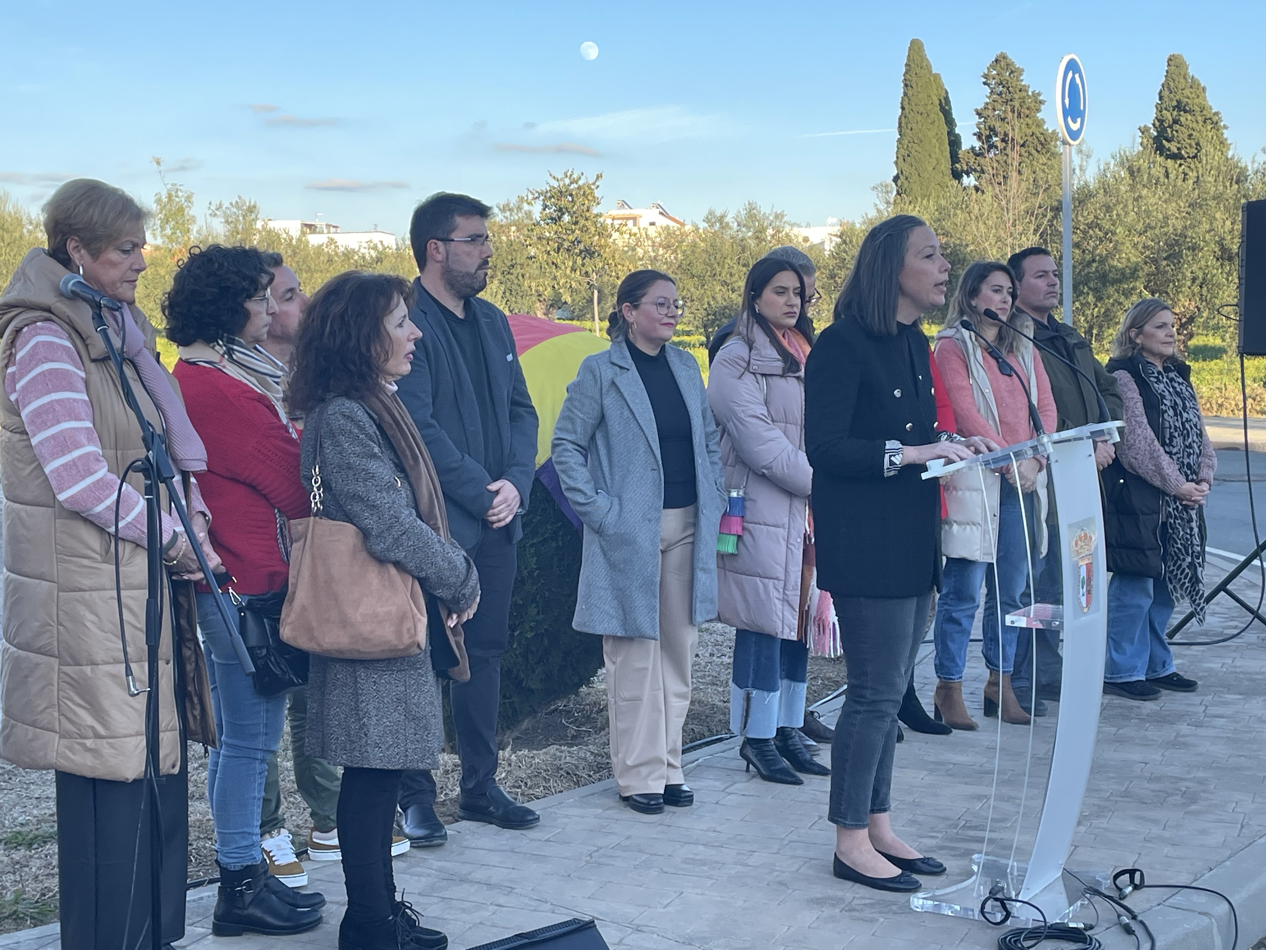 Gerena cuenta desde este viernes con una glorieta dedicada a las 17 Rosas de Guillena
