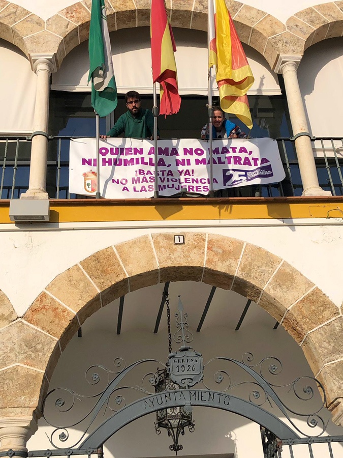 Ayuntamiento de Gerena, pancarta contra la violencia de género.